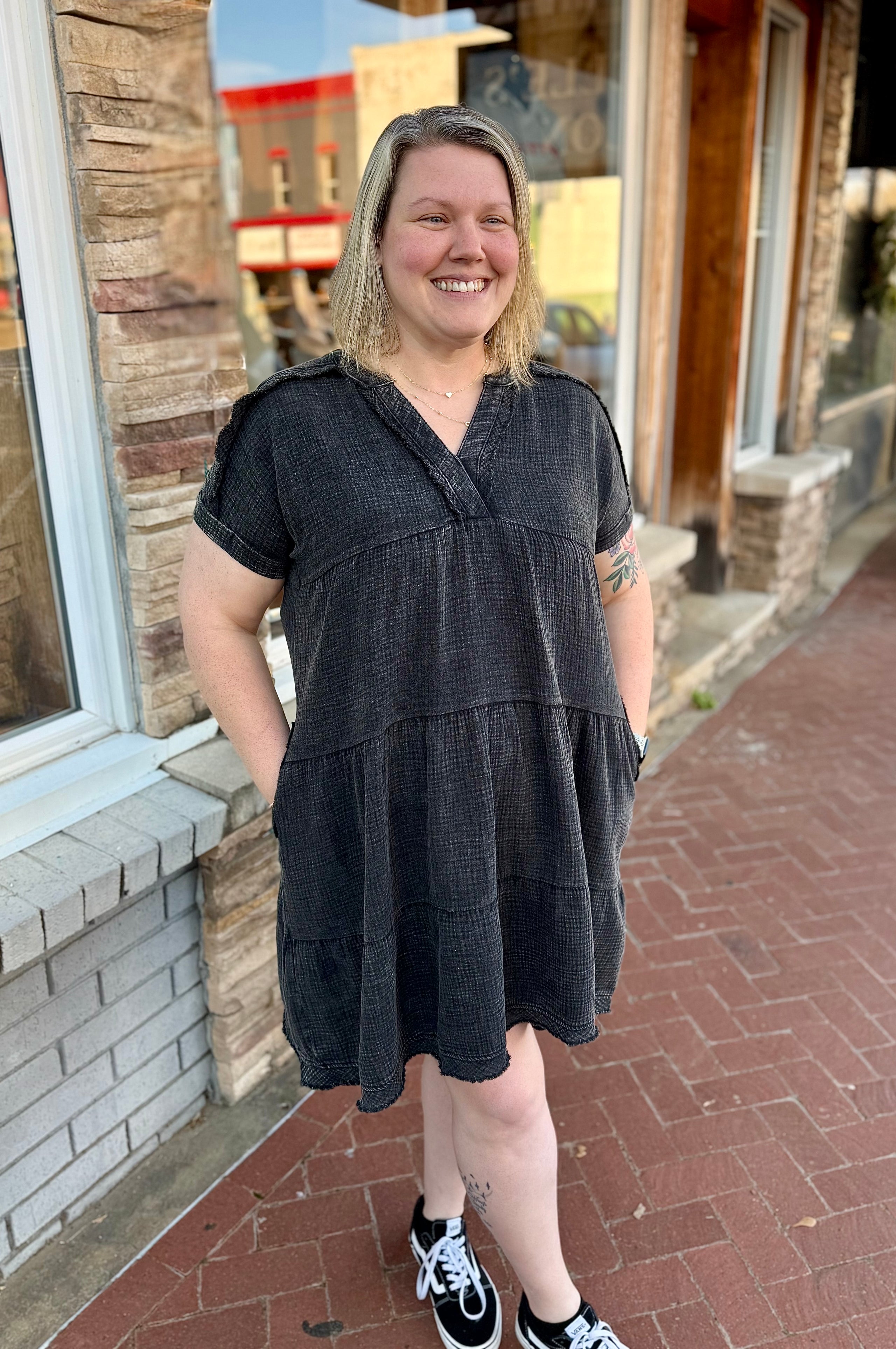 WASHED DOUBLE GAUZE RAW EDGE V-NECK DRESS