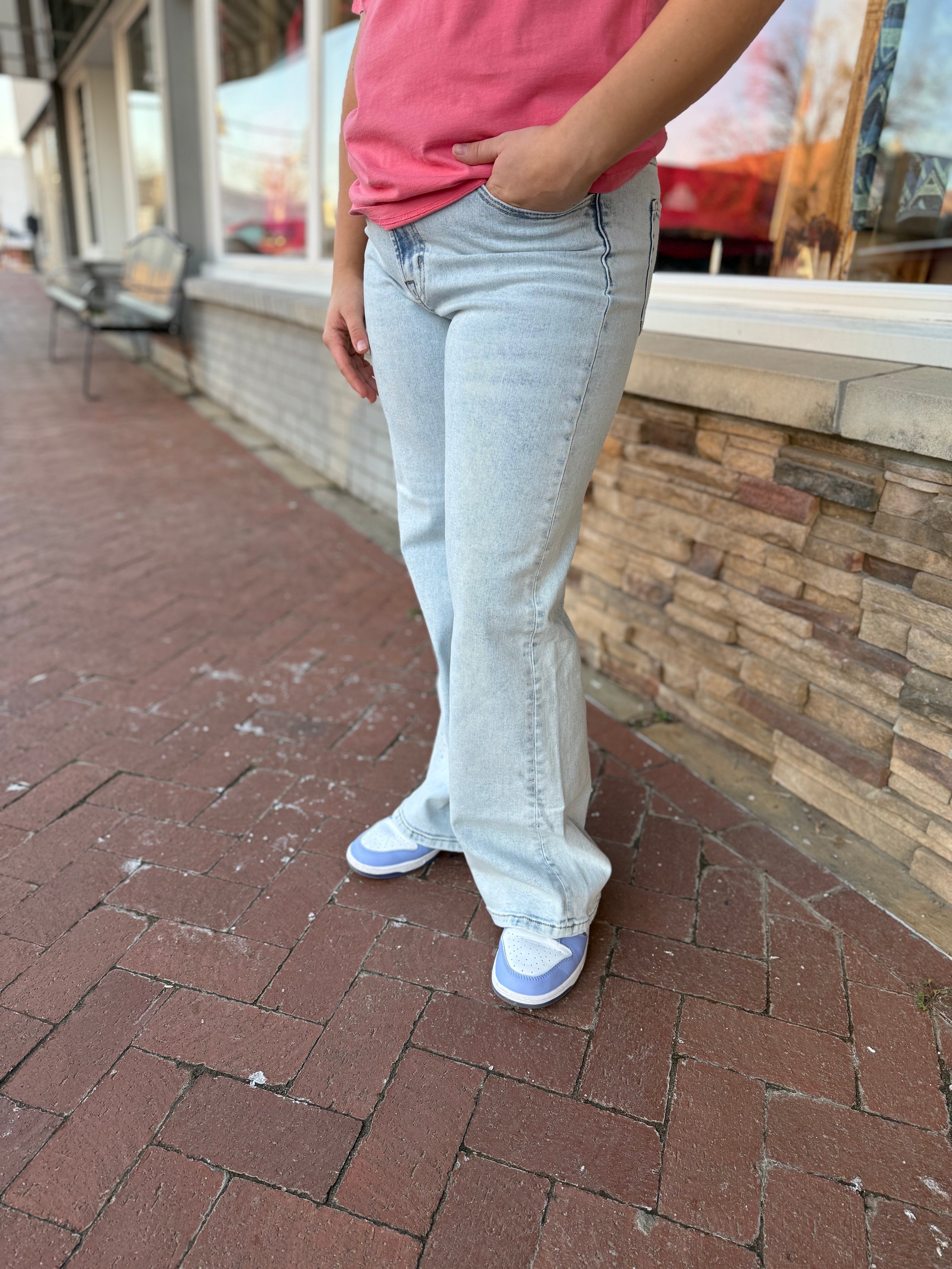 LIGHT WASH WIDE LEG DENIM PANTS