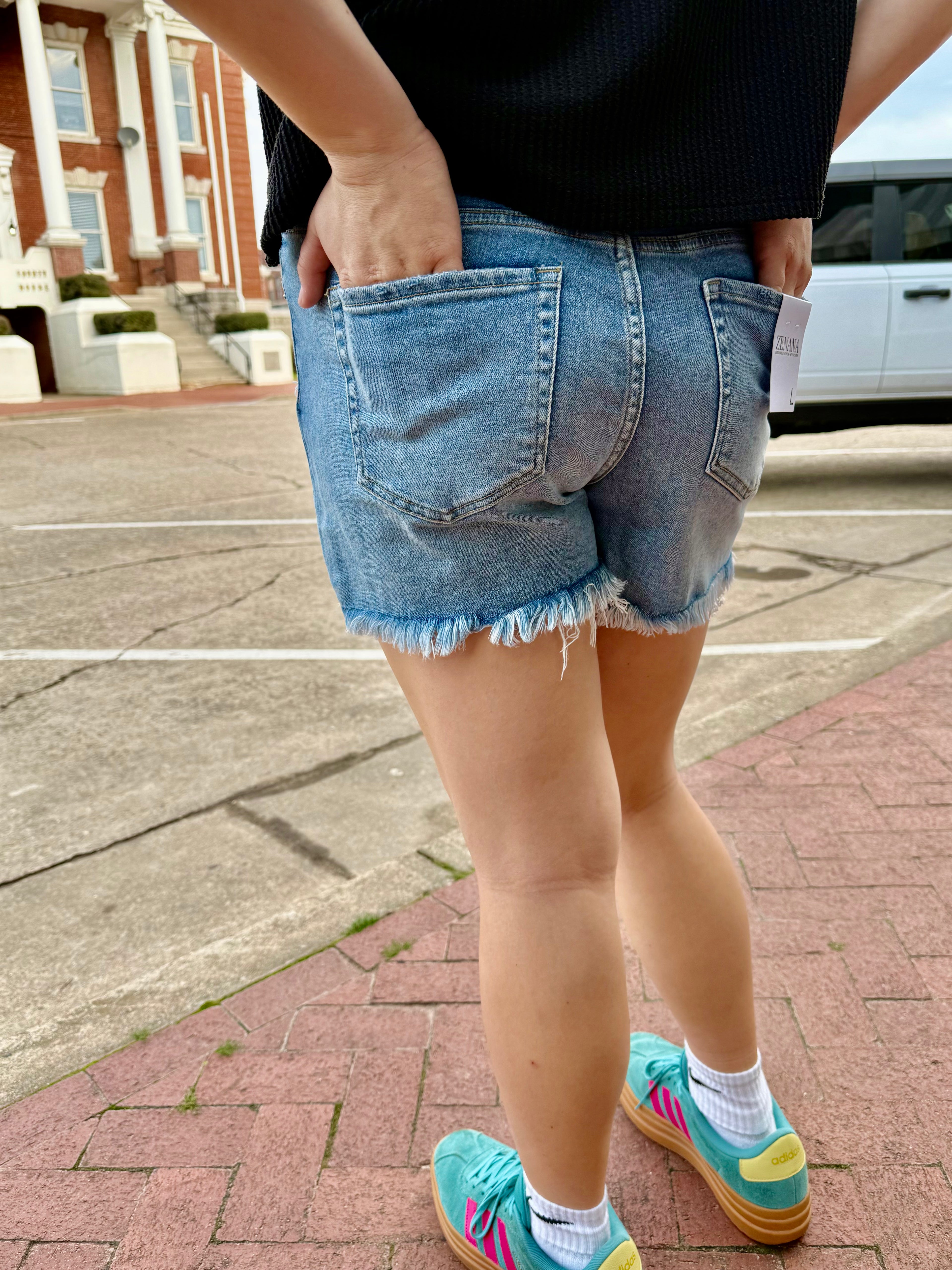 RAW FRAYED HEM RIPPED DENIM SHORTS